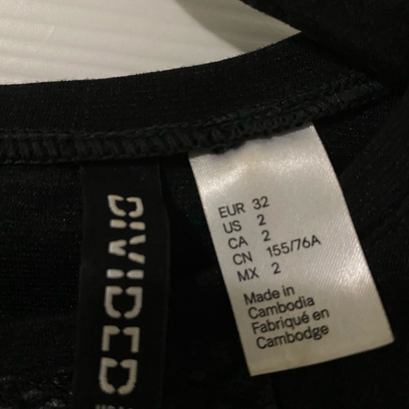 Faux snake skin dress from H&M collection ✨ - Picture 3 of 4